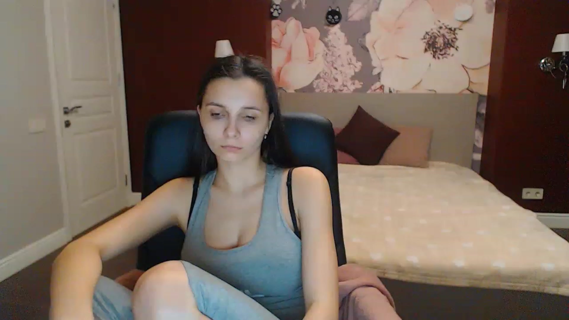 Gallery image thumbnail from Karina_Mils's myfreecams stream on, 02/19/2023, 16:54 image 19 of 20