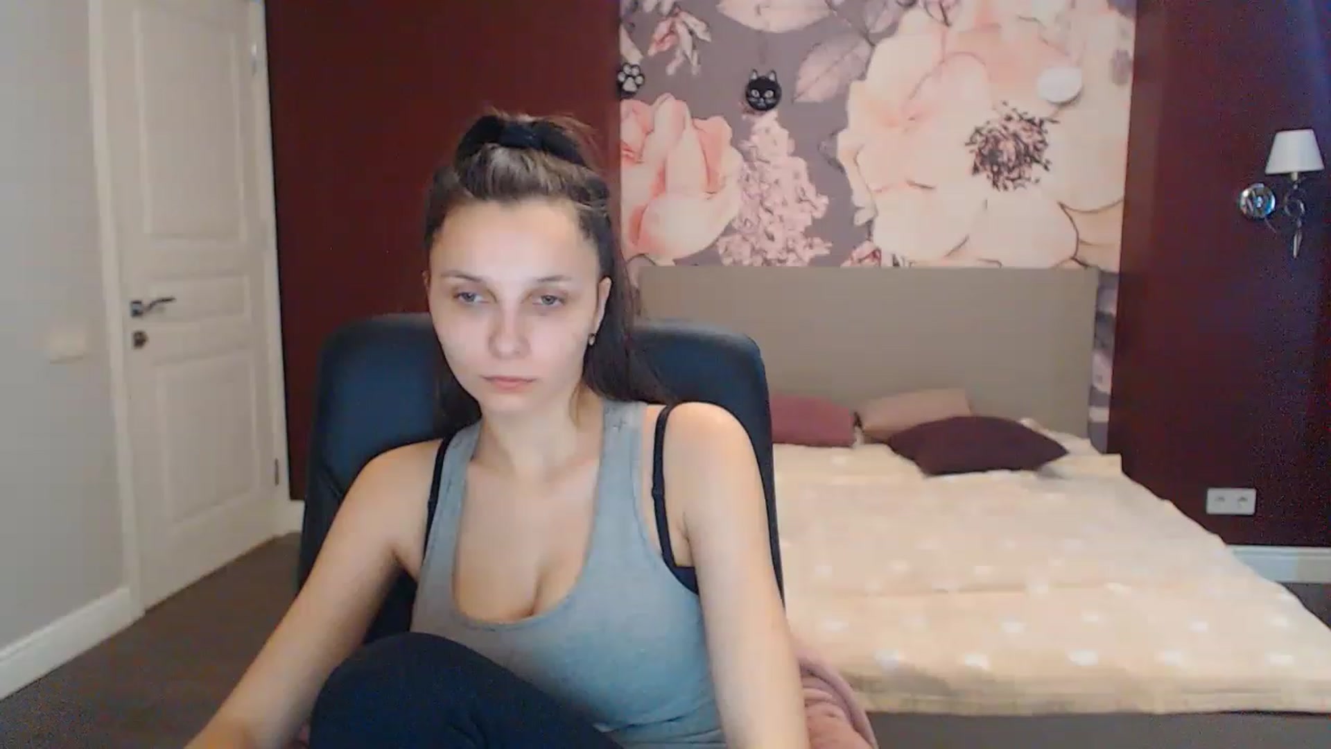 Gallery image thumbnail from Karina_Mils's myfreecams stream on, 02/20/2023, 09:26 image 4 of 20