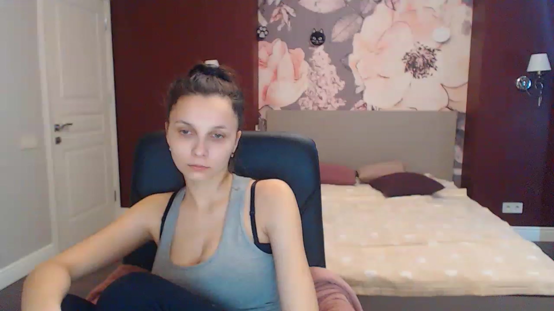 Gallery image thumbnail from Karina_Mils's myfreecams stream on, 02/20/2023, 09:26 image 17 of 20