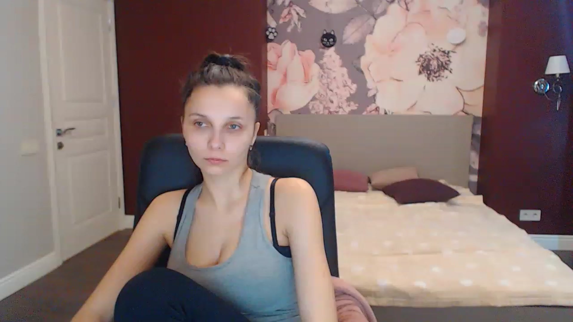Gallery image thumbnail from Karina_Mils's myfreecams stream on, 02/20/2023, 09:26 image 13 of 20