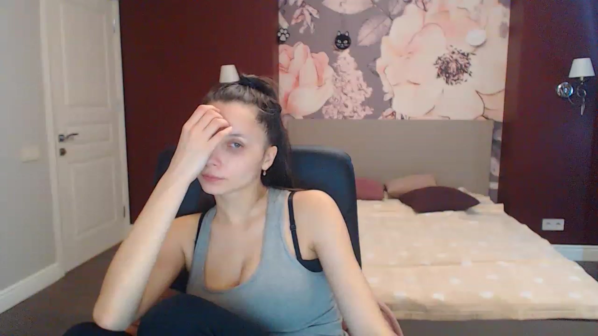 Gallery image thumbnail from Karina_Mils's myfreecams stream on, 02/20/2023, 09:26 image 10 of 20