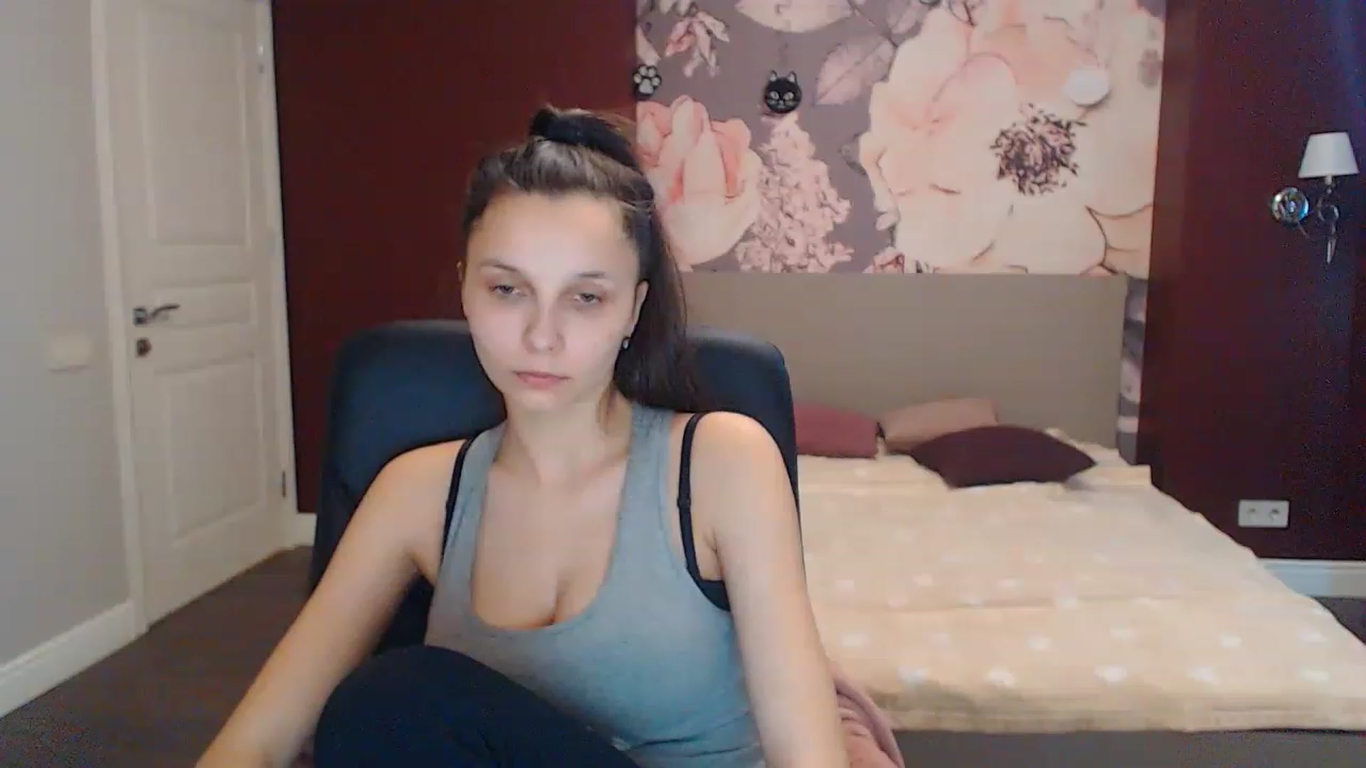 Gallery image thumbnail from Karina_Mils's myfreecams stream on, 02/20/2023, 09:26 image 3 of 20