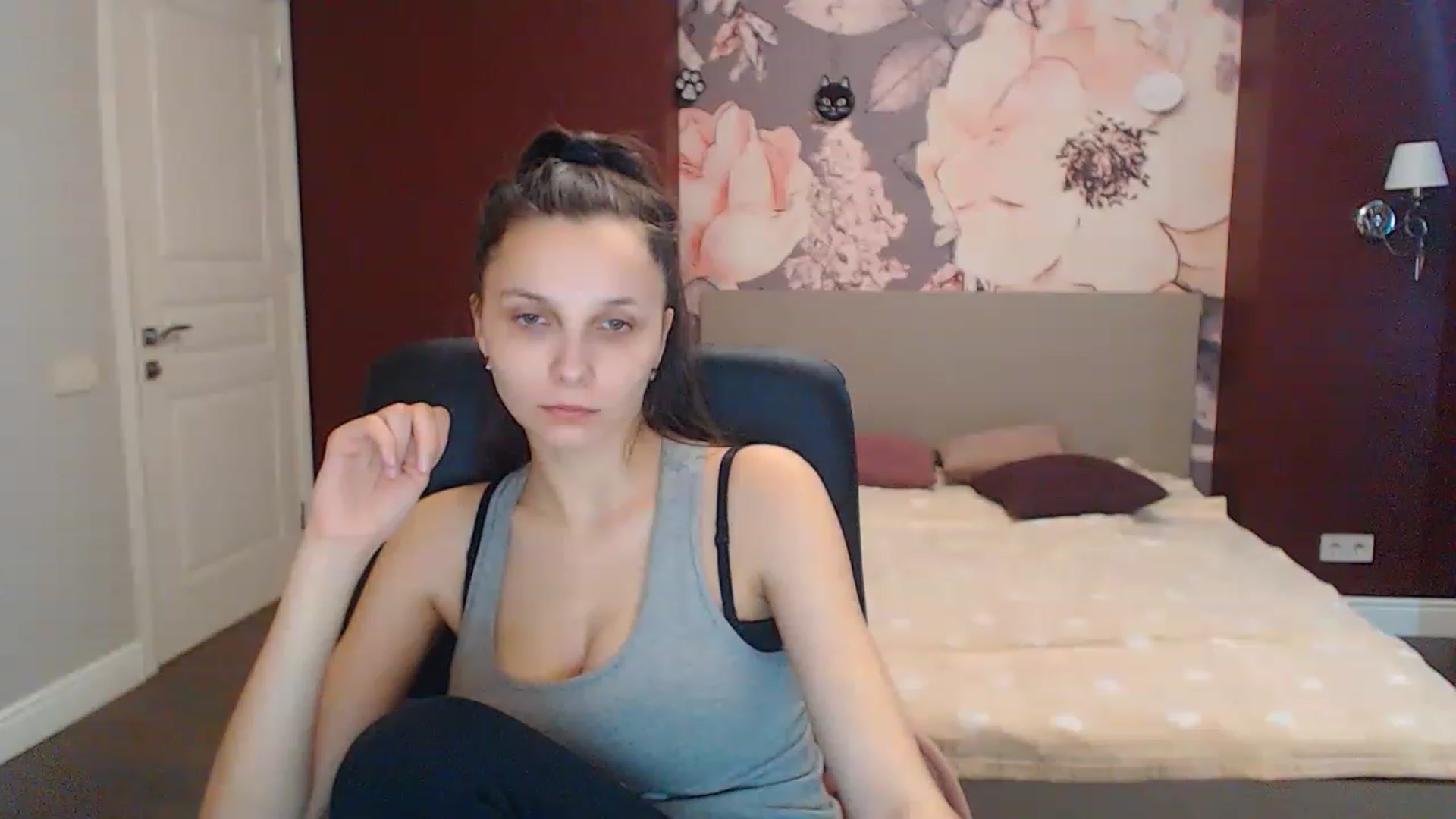 Gallery image thumbnail from Karina_Mils's myfreecams stream on, 02/20/2023, 09:26 image 6 of 20