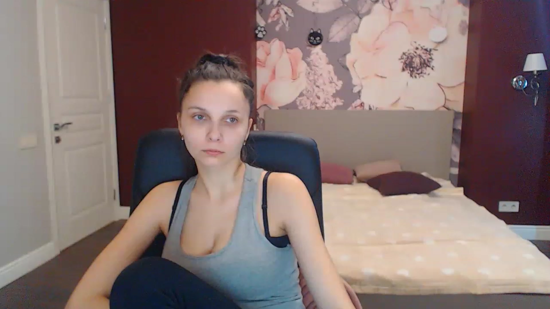 Gallery image thumbnail from Karina_Mils's myfreecams stream on, 02/20/2023, 09:26 image 14 of 20