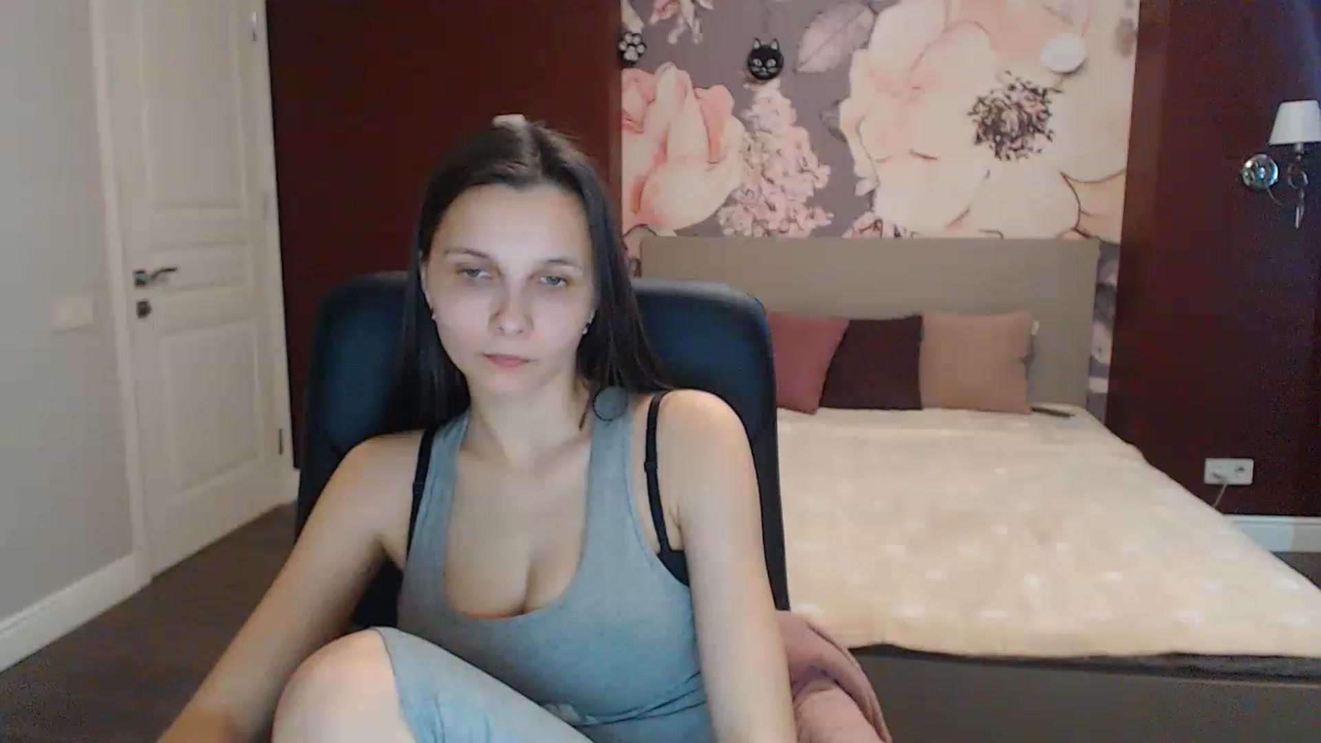 Gallery image thumbnail from Karina_Mils's myfreecams stream on, 02/24/2023, 12:28 image 16 of 20