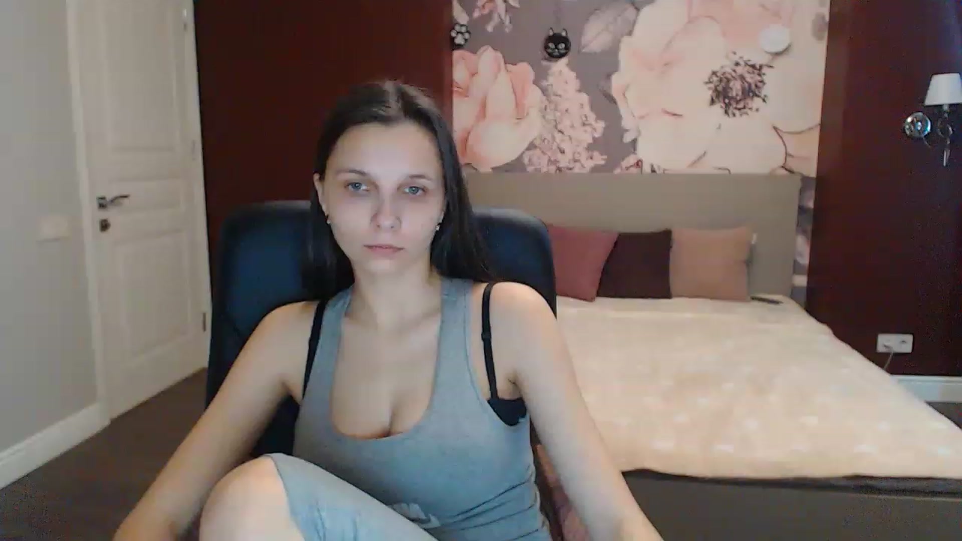 Gallery image thumbnail from Karina_Mils's myfreecams stream on, 02/24/2023, 12:28 image 14 of 20