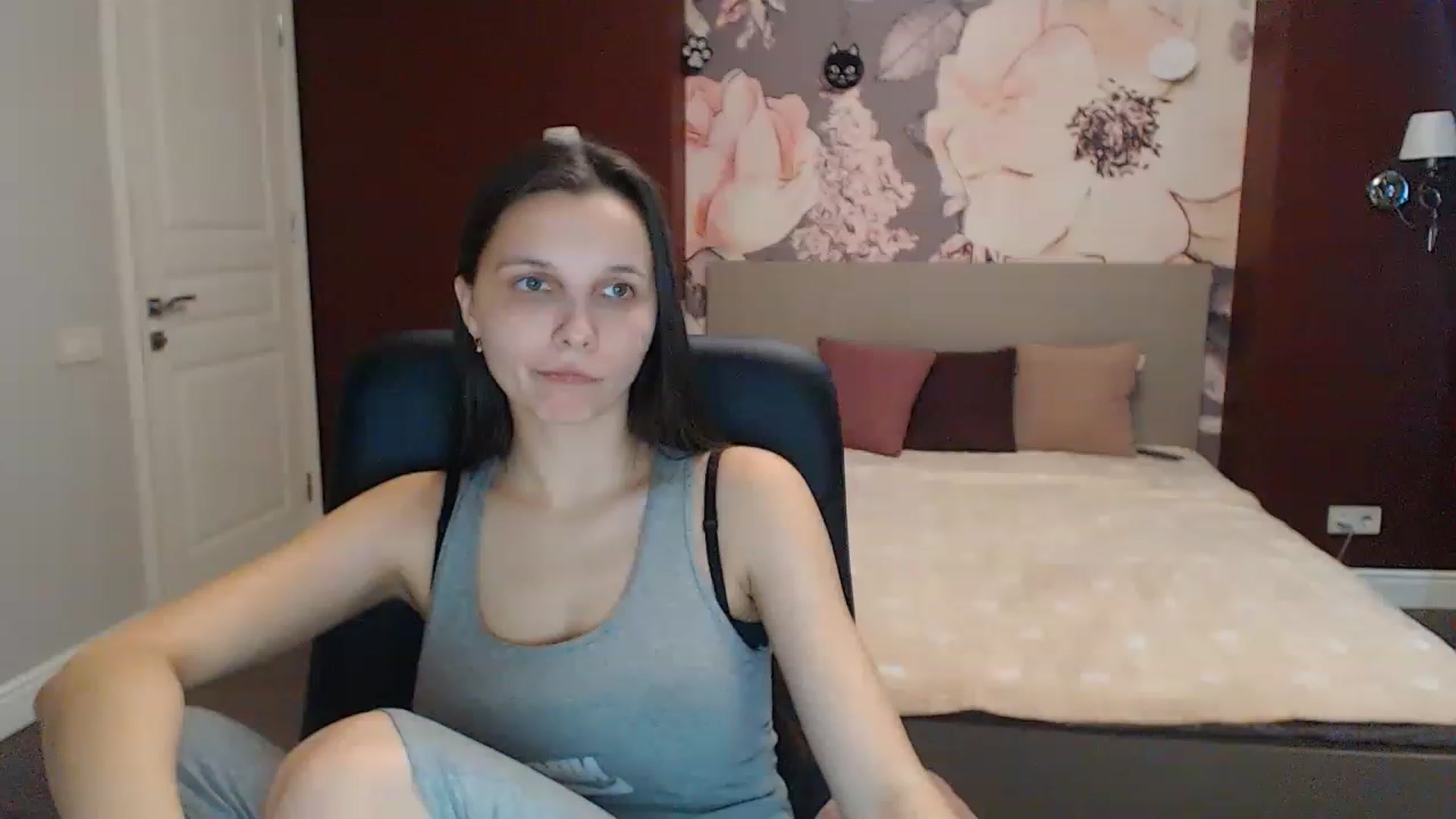 Gallery image thumbnail from Karina_Mils's myfreecams stream on, 02/24/2023, 12:28 image 10 of 20