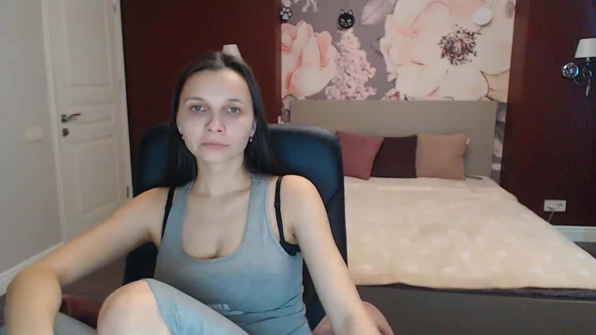 Gallery image thumbnail from Karina_Mils's myfreecams stream on, 02/24/2023, 12:28 image 6 of 20