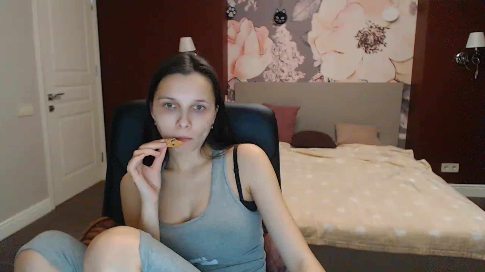 Gallery image thumbnail from Karina_Mils's myfreecams stream on, 02/24/2023, 16:36 image 3 of 20