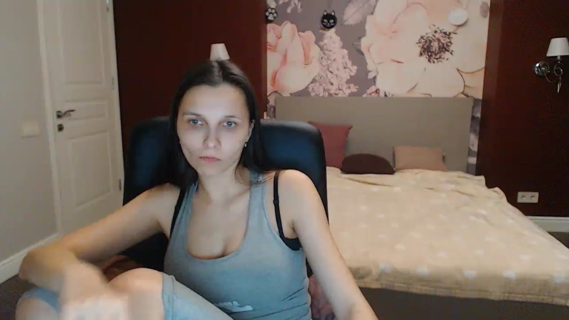 Gallery image thumbnail from Karina_Mils's myfreecams stream on, 02/24/2023, 16:36 image 10 of 20