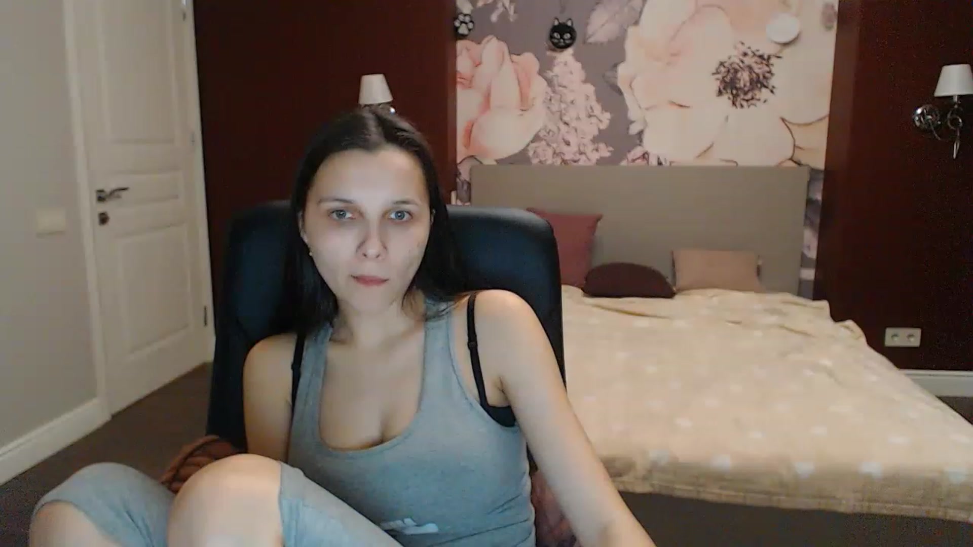Gallery image thumbnail from Karina_Mils's myfreecams stream on, 02/24/2023, 16:36 image 5 of 20