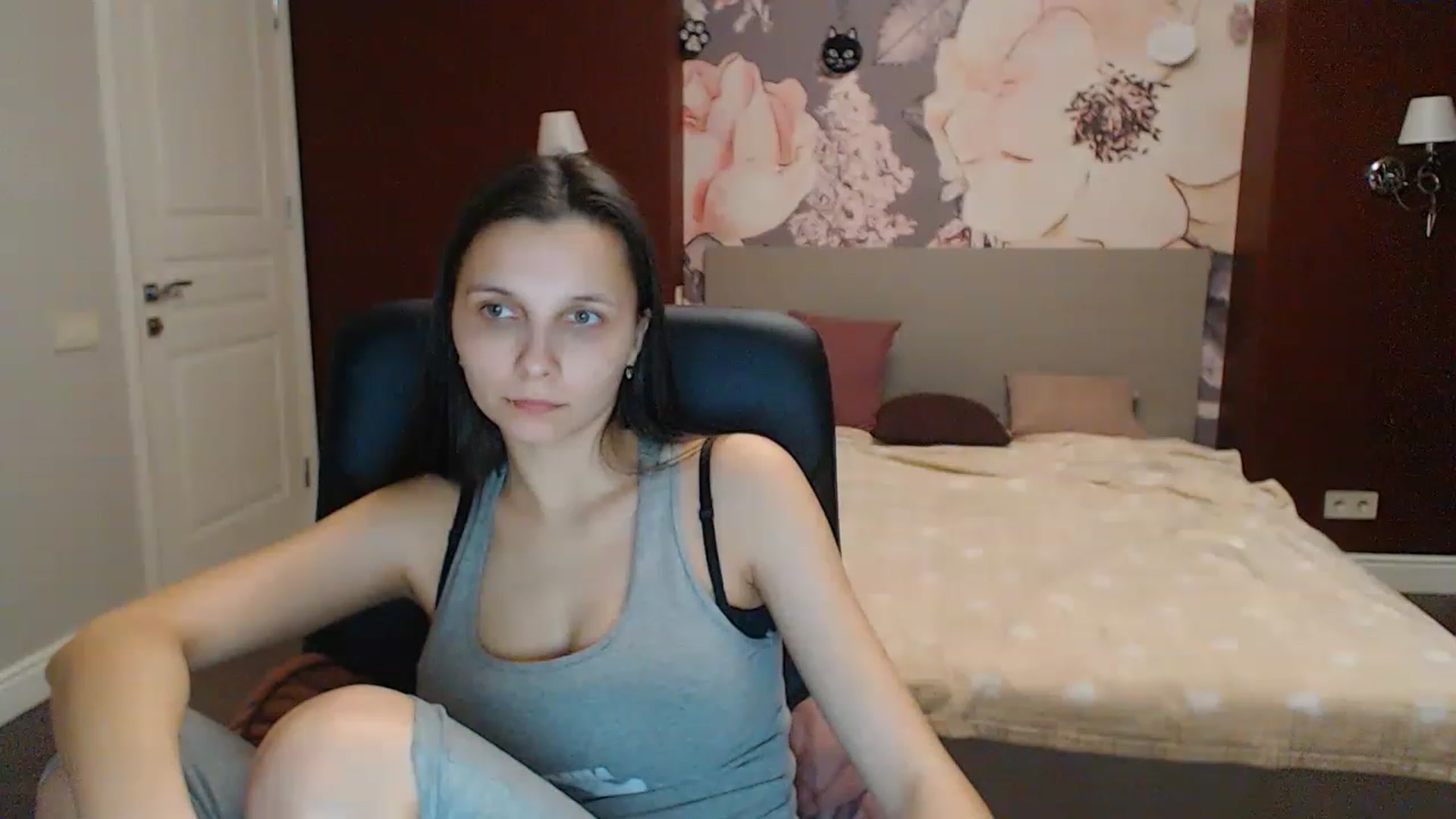Gallery image thumbnail from Karina_Mils's myfreecams stream on, 02/24/2023, 16:36 image 11 of 20