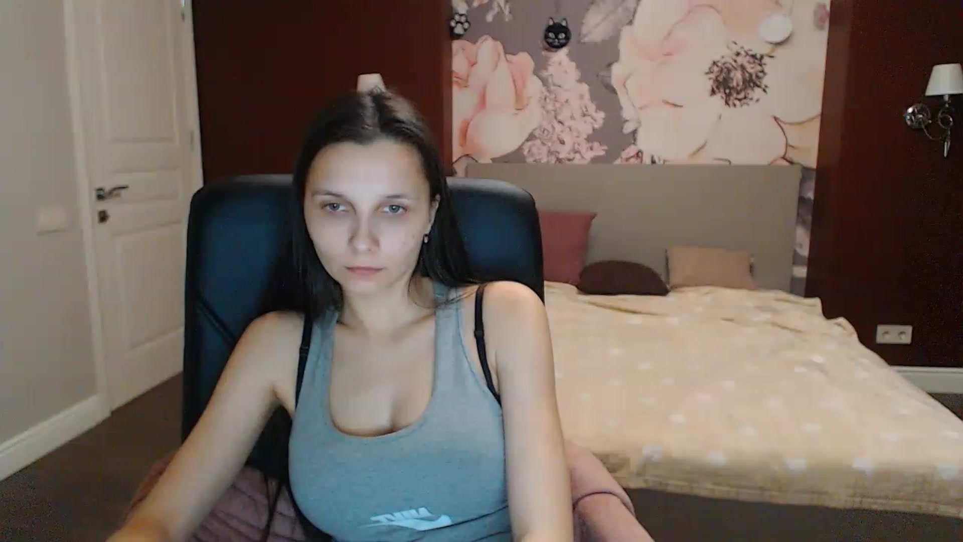 Gallery image thumbnail from Karina_Mils's myfreecams stream on, 02/24/2023, 16:36 image 13 of 20