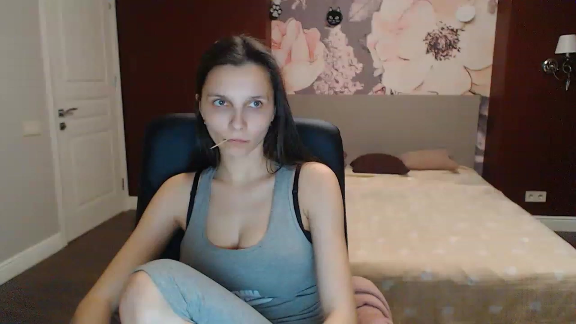 Gallery image thumbnail from Karina_Mils's myfreecams stream on, 02/24/2023, 17:28 image 7 of 20