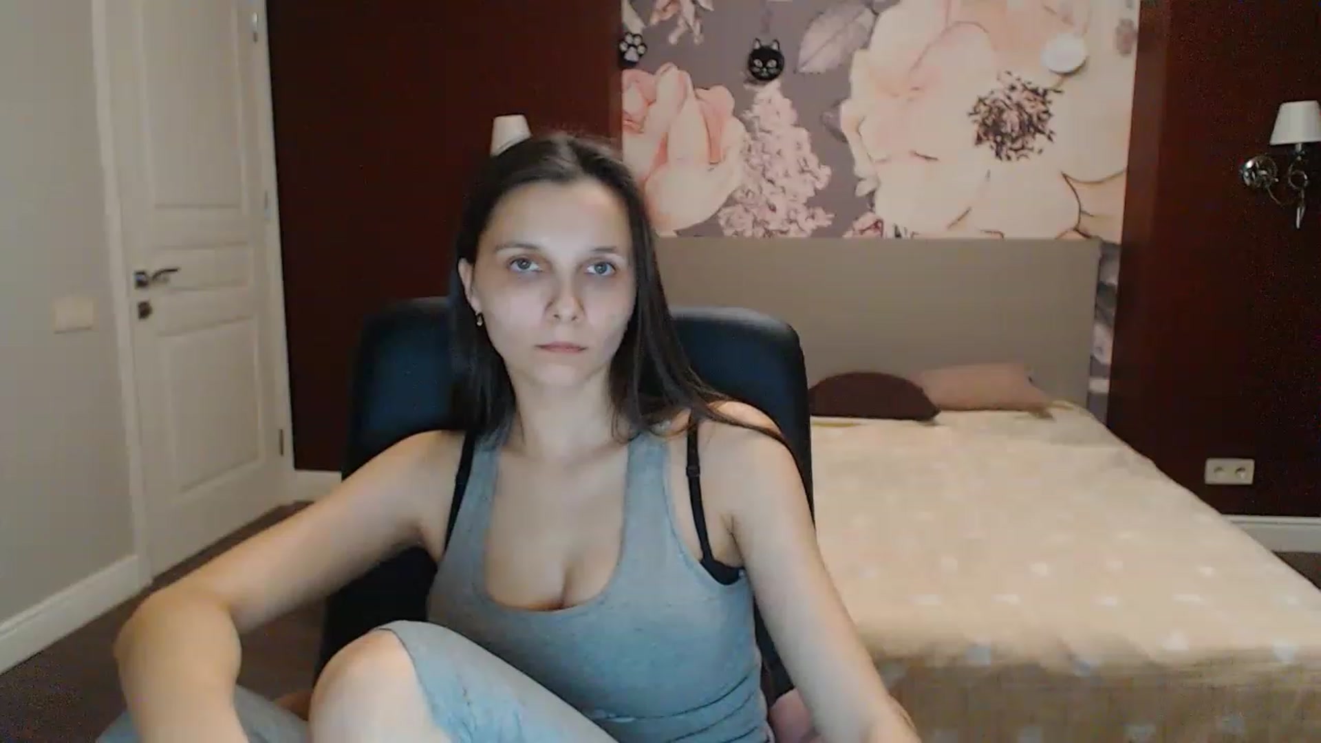 Gallery image thumbnail from Karina_Mils's myfreecams stream on, 02/24/2023, 17:28 image 14 of 20