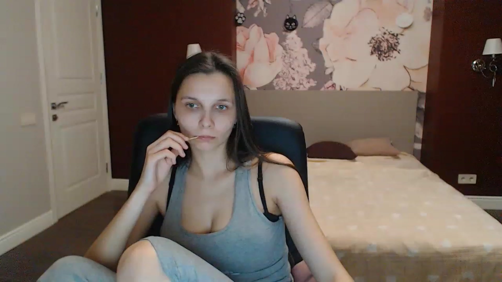 Gallery image thumbnail from Karina_Mils's myfreecams stream on, 02/24/2023, 17:28 image 18 of 20
