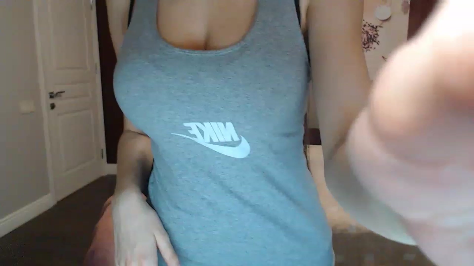 Gallery image thumbnail from Karina_Mils's myfreecams stream on, 02/24/2023, 17:28 image 10 of 20