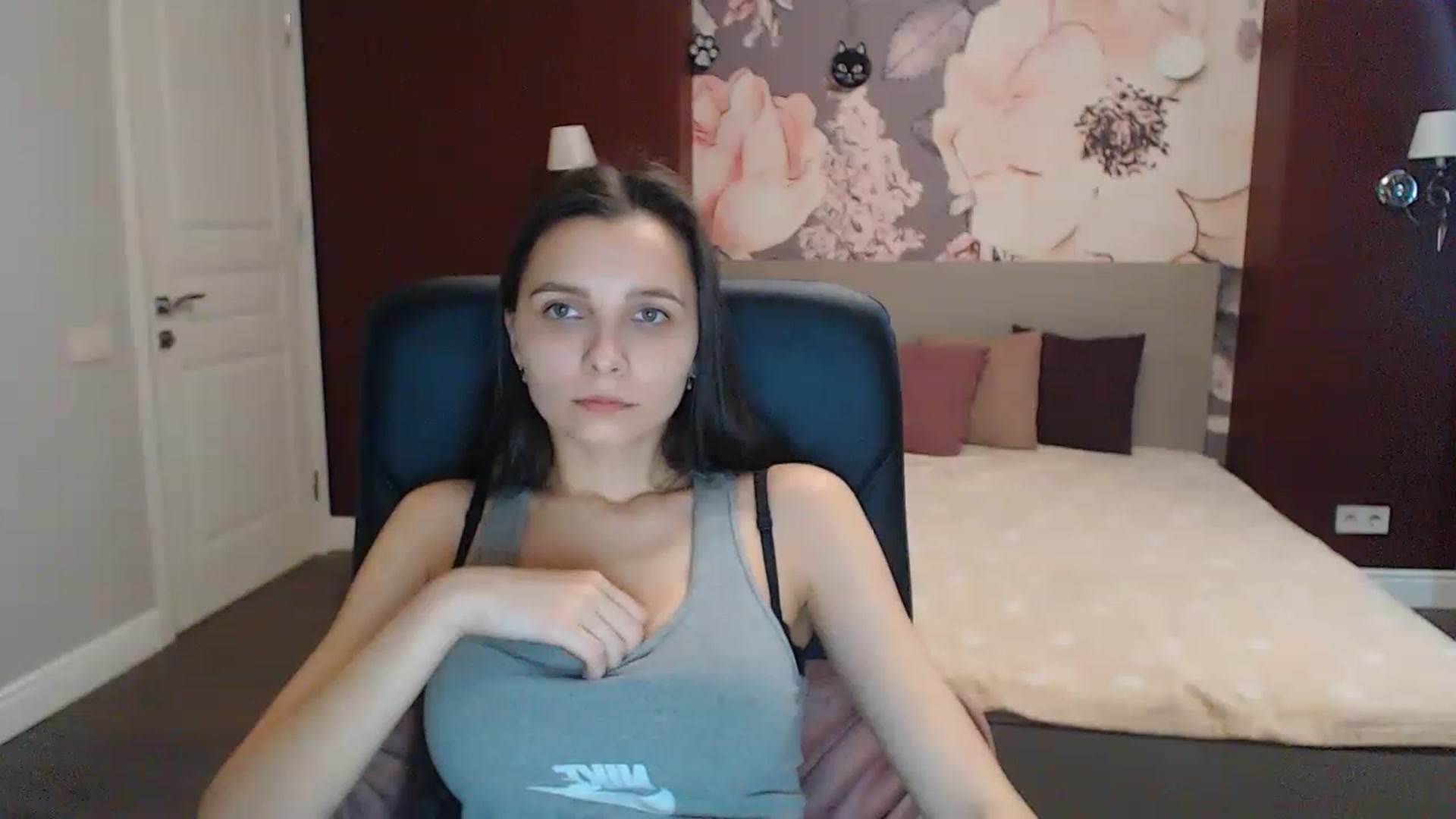 Gallery image thumbnail from Karina_Mils's myfreecams stream on, 02/25/2023, 13:41 image 6 of 20