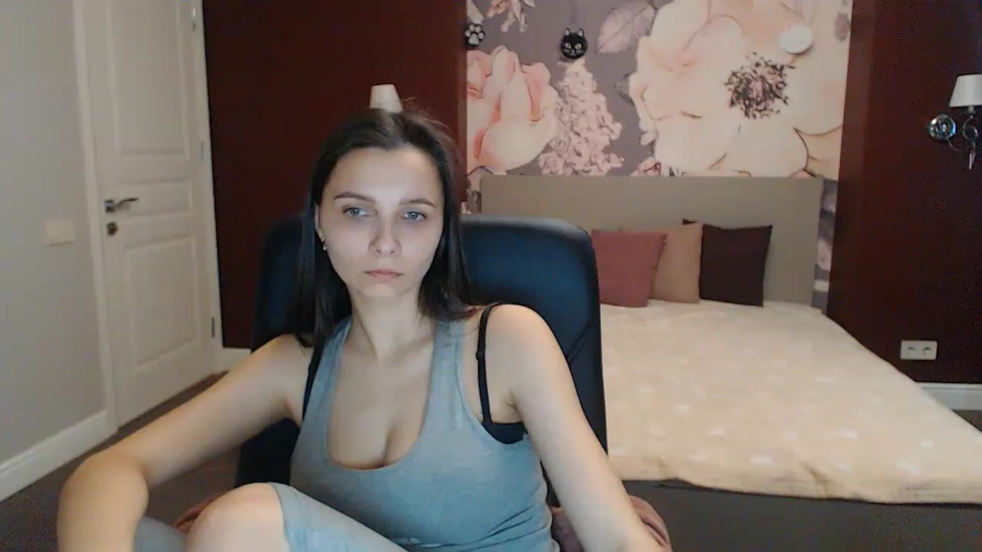 Gallery image thumbnail from Karina_Mils's myfreecams stream on, 02/25/2023, 13:41 image 19 of 20