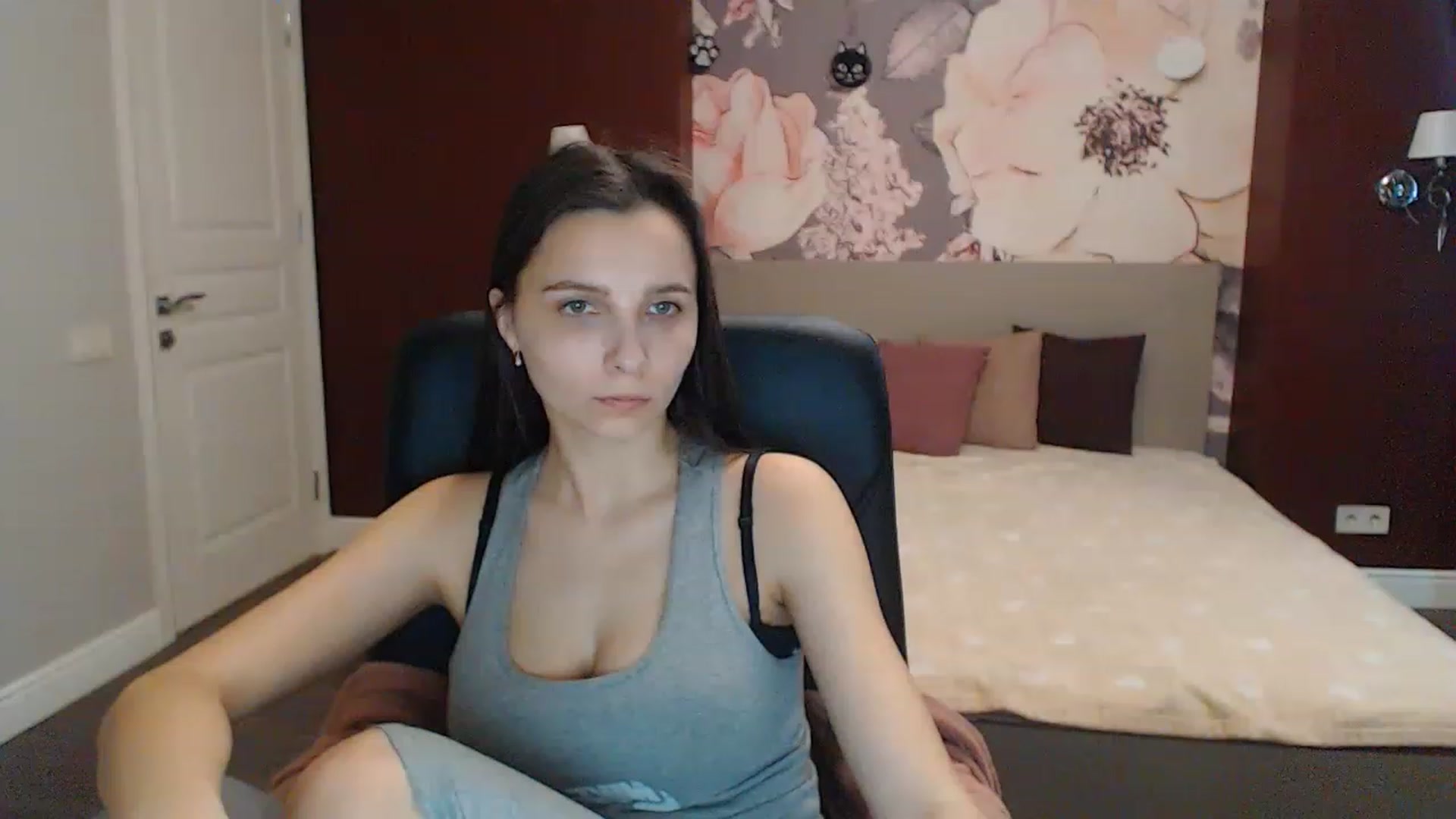 Gallery image thumbnail from Karina_Mils's myfreecams stream on, 02/25/2023, 13:41 image 13 of 20