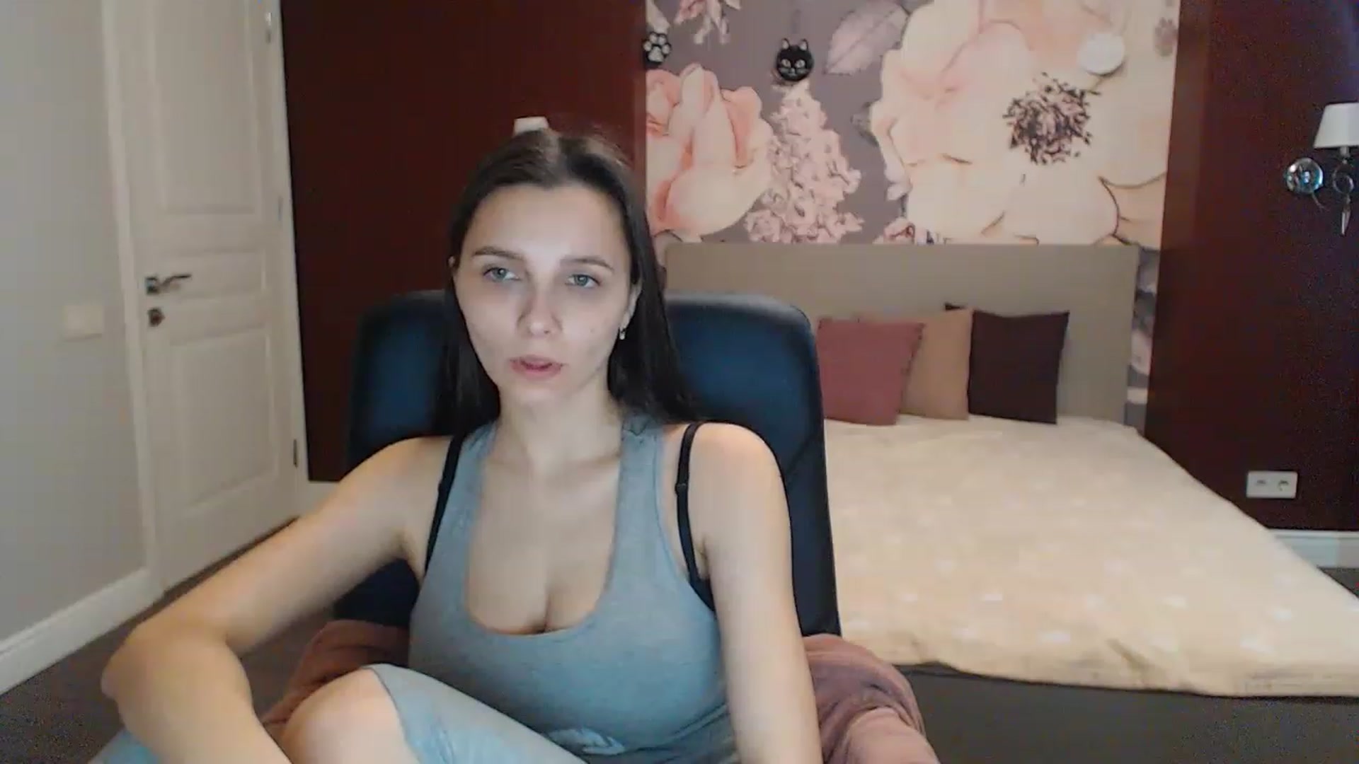 Gallery image thumbnail from Karina_Mils's myfreecams stream on, 02/25/2023, 13:41 image 11 of 20