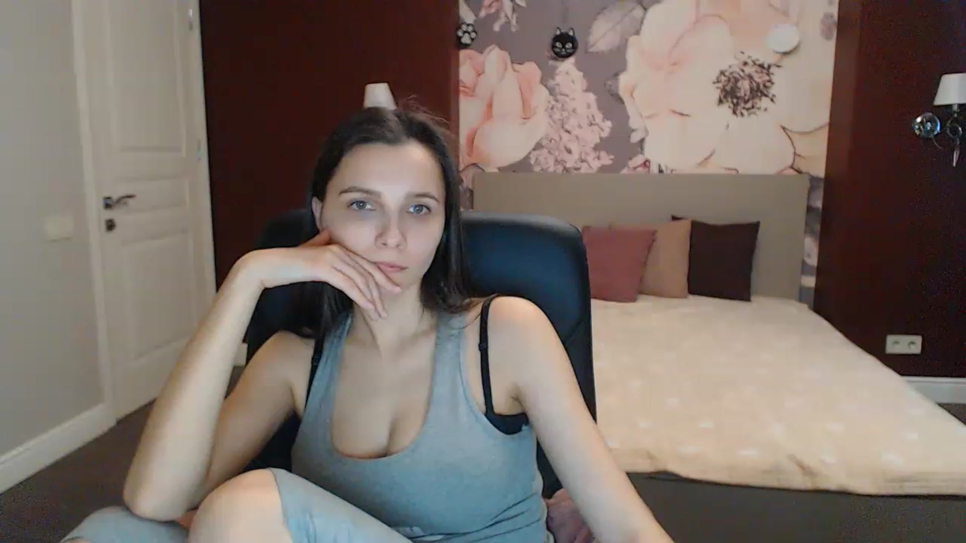 Gallery image thumbnail from Karina_Mils's myfreecams stream on, 02/25/2023, 13:41 image 17 of 20