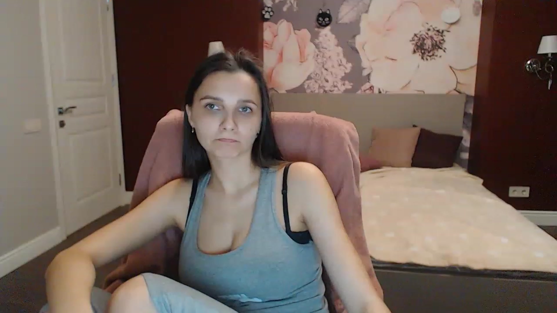 Gallery image thumbnail from Karina_Mils's myfreecams stream on, 02/25/2023, 16:57 image 4 of 20