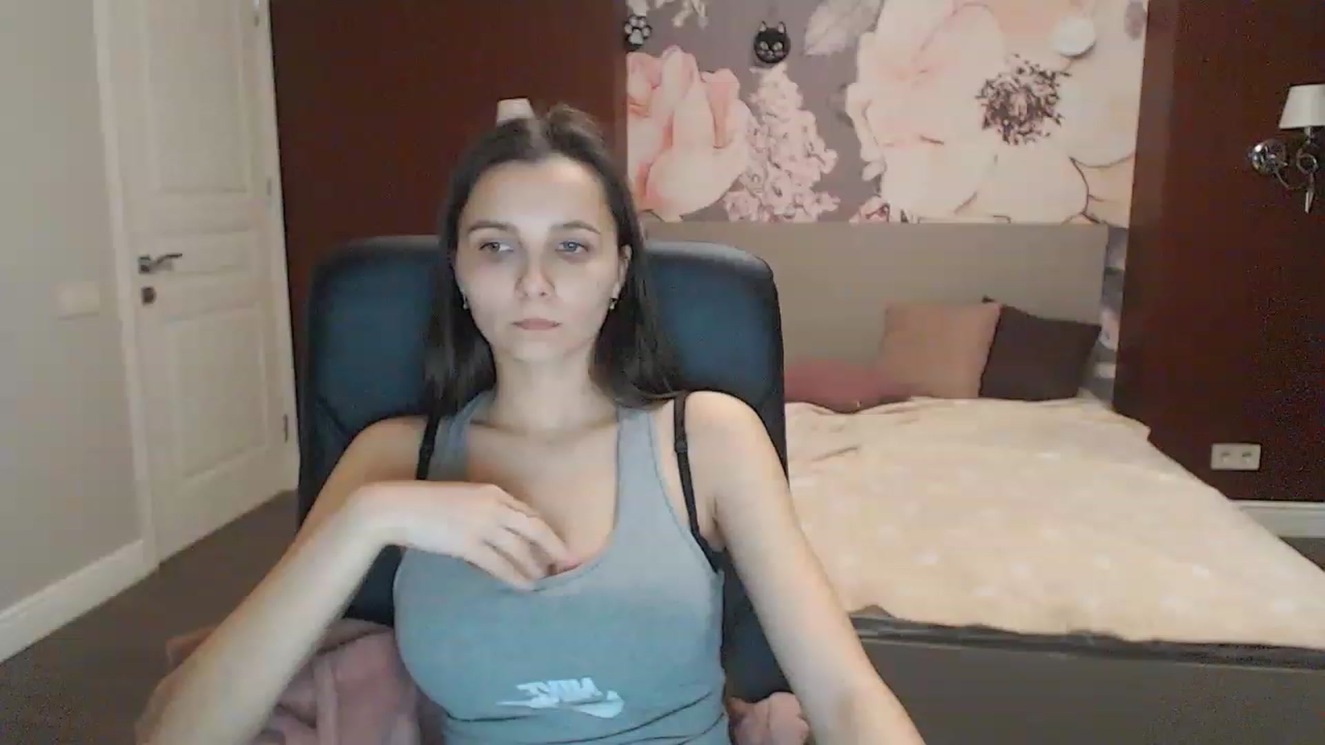 Gallery image thumbnail from Karina_Mils's myfreecams stream on, 02/25/2023, 16:57 image 12 of 20