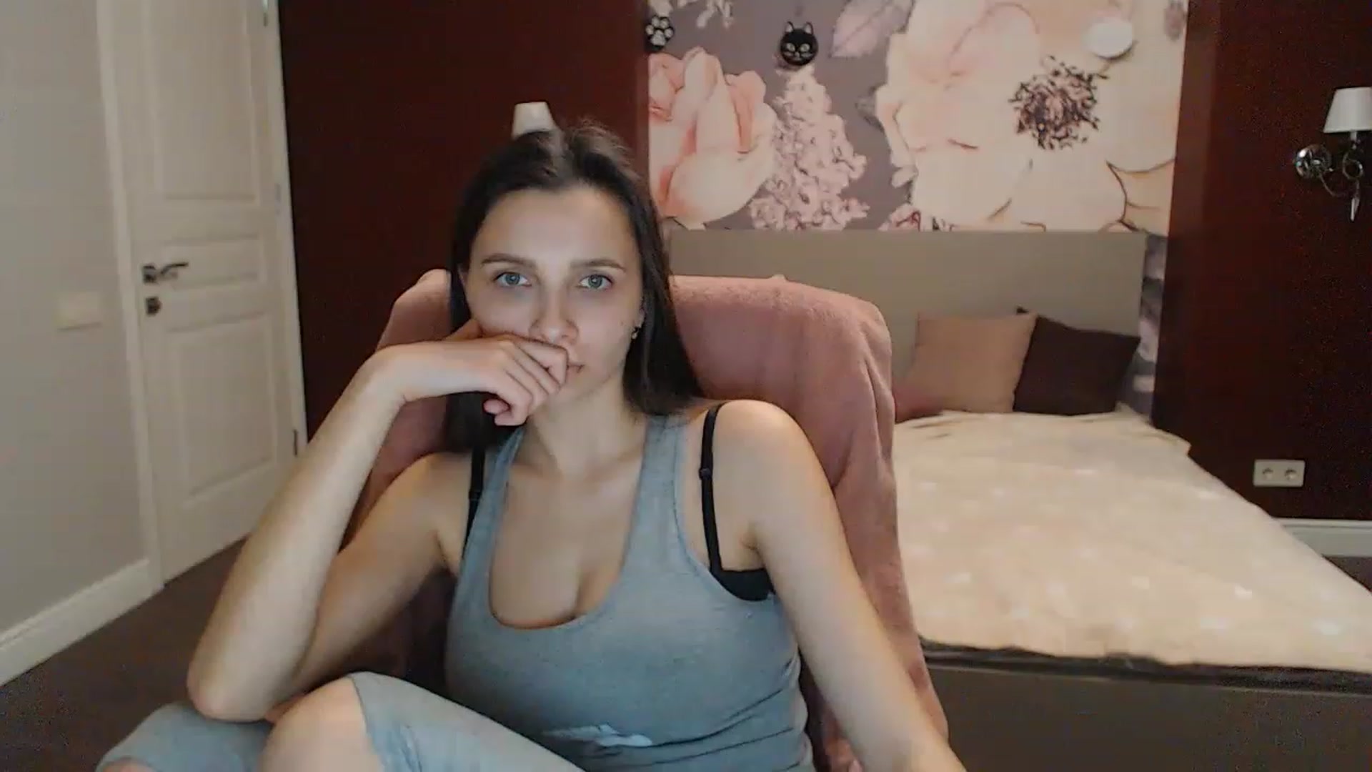 Gallery image thumbnail from Karina_Mils's myfreecams stream on, 02/25/2023, 16:57 image 5 of 20