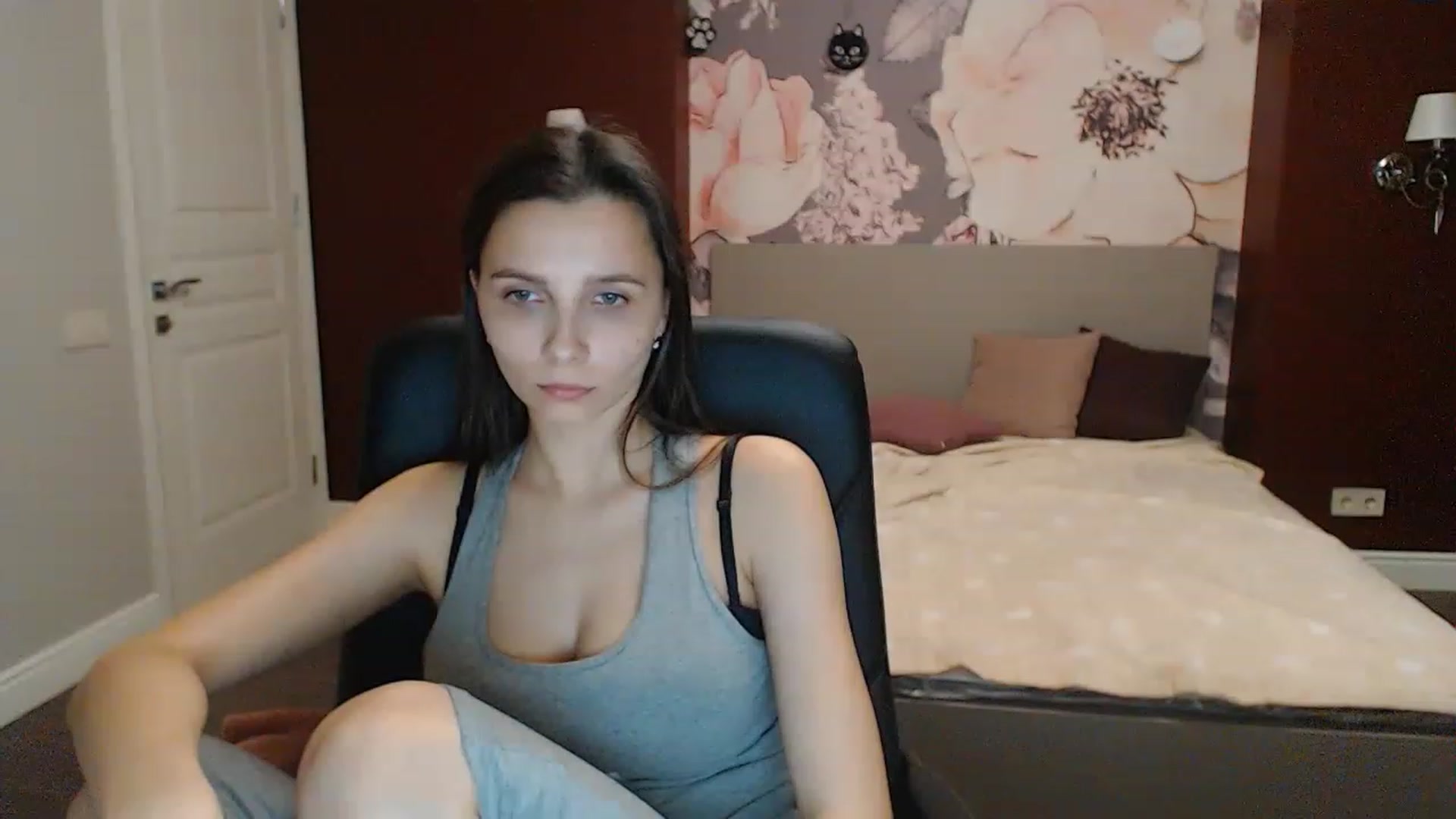 Gallery image thumbnail from Karina_Mils's myfreecams stream on, 02/25/2023, 16:57 image 17 of 20