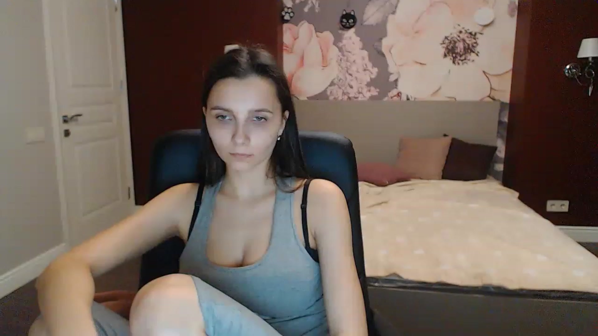 Gallery image thumbnail from Karina_Mils's myfreecams stream on, 02/25/2023, 16:57 image 14 of 20