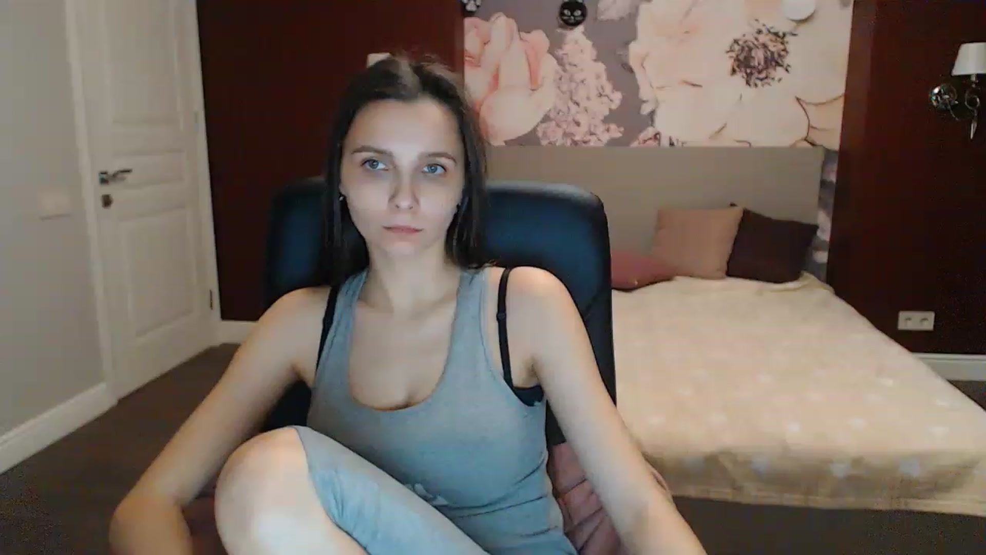 Gallery image thumbnail from Karina_Mils's myfreecams stream on, 02/25/2023, 18:06 image 3 of 20