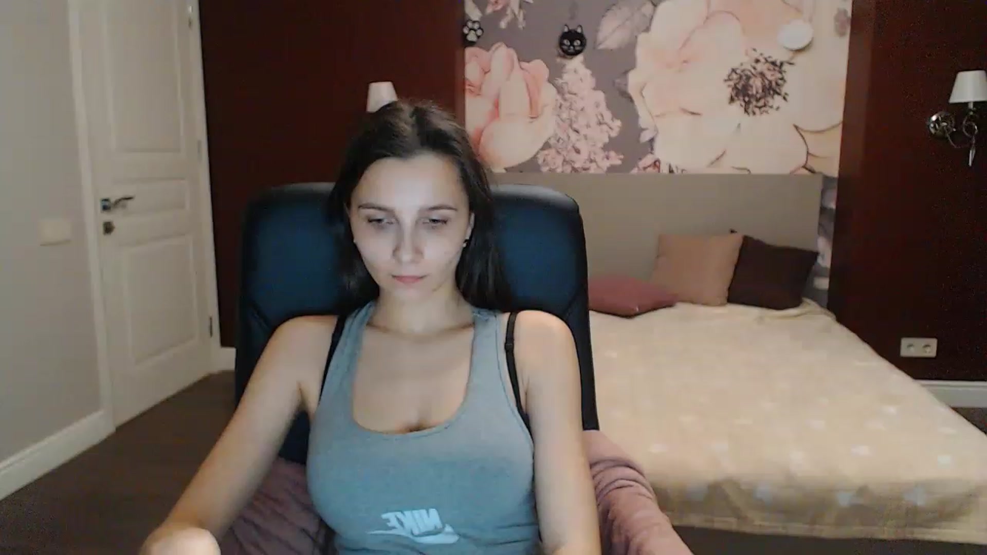 Gallery image thumbnail from Karina_Mils's myfreecams stream on, 02/25/2023, 18:06 image 18 of 20