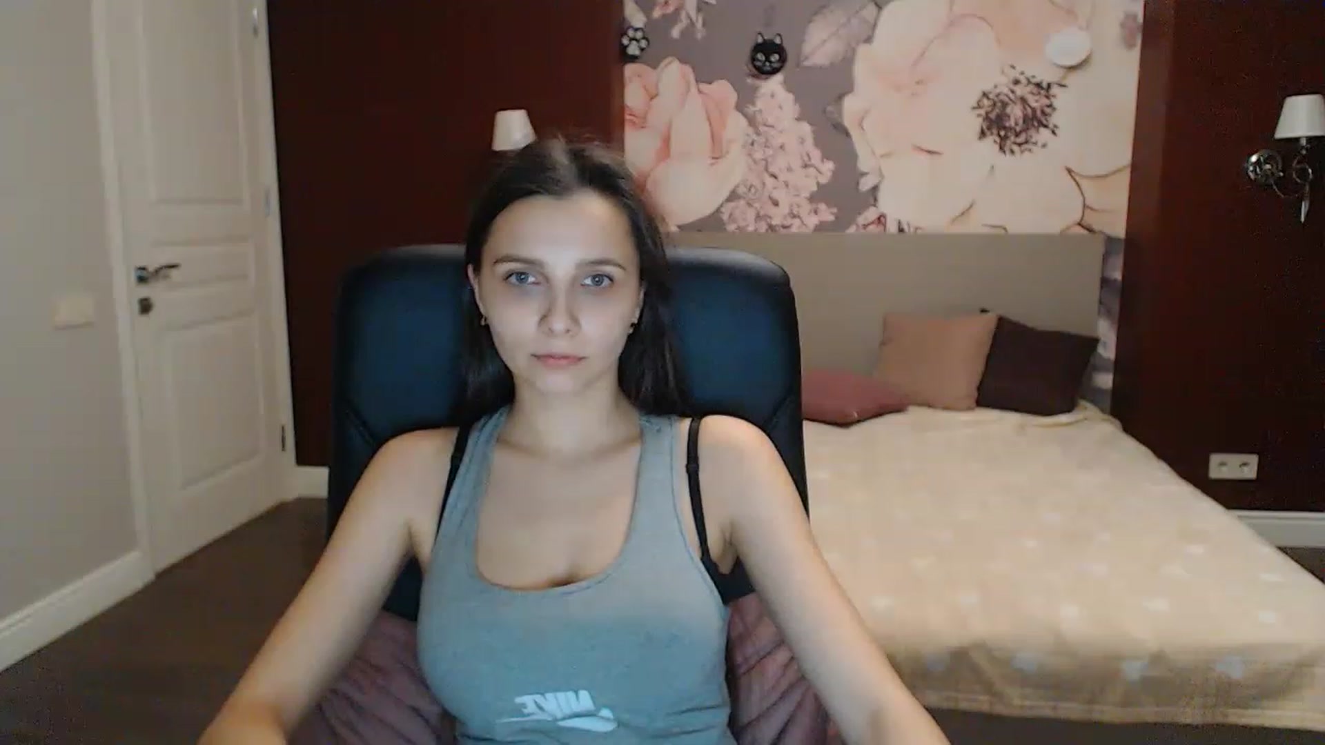 Gallery image thumbnail from Karina_Mils's myfreecams stream on, 02/25/2023, 18:06 image 19 of 20