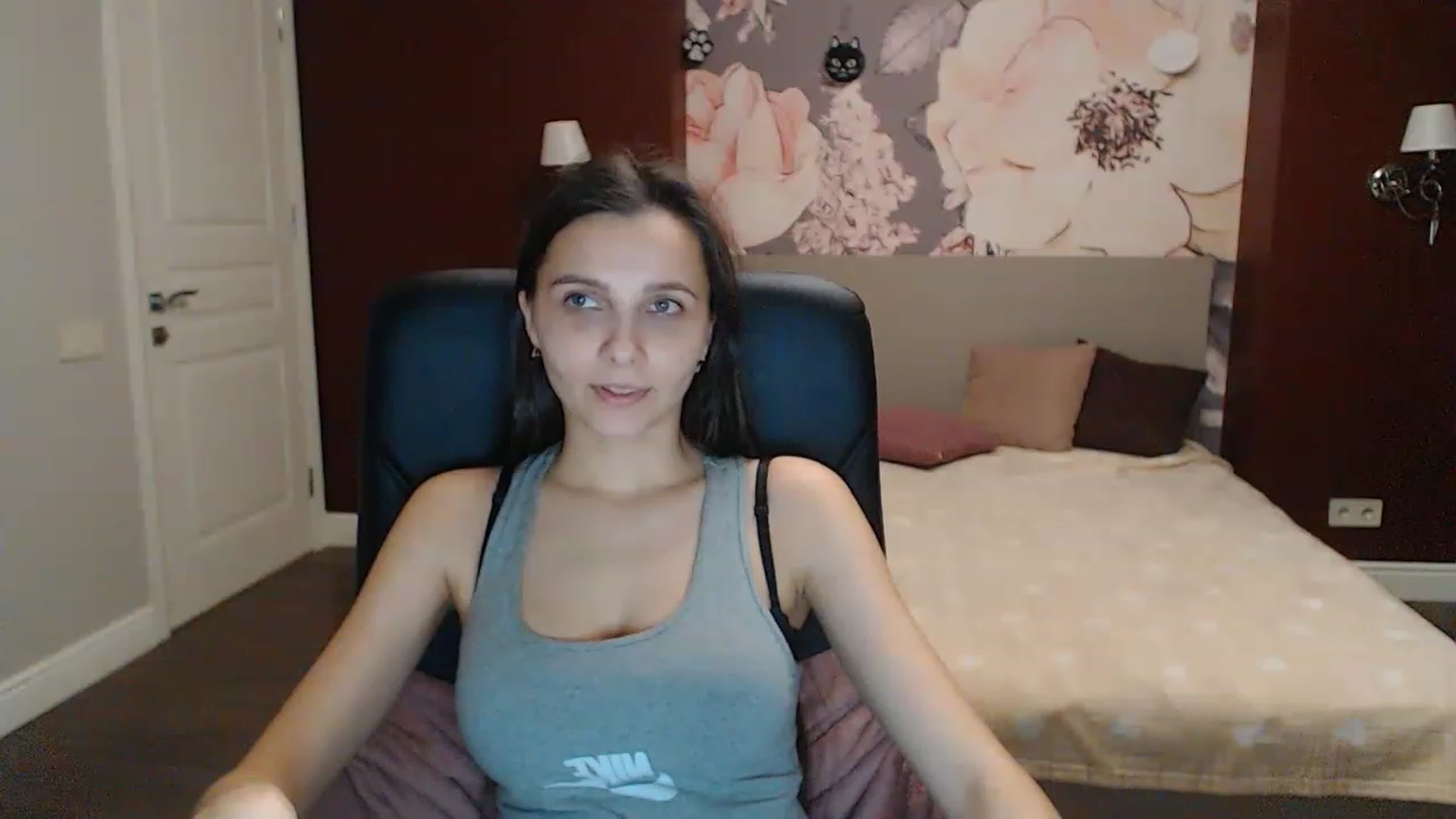 Gallery image thumbnail from Karina_Mils's myfreecams stream on, 02/25/2023, 18:06 image 20 of 20