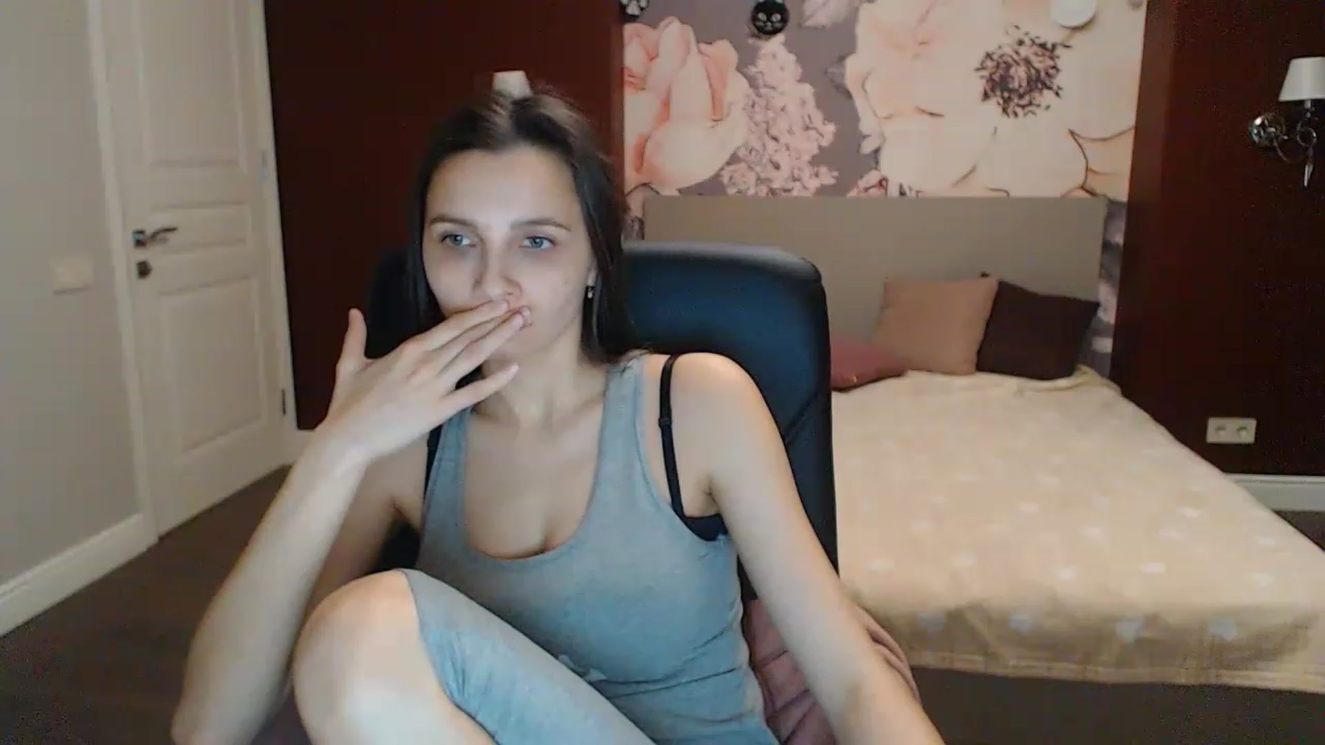 Gallery image thumbnail from Karina_Mils's myfreecams stream on, 02/25/2023, 18:06 image 8 of 20