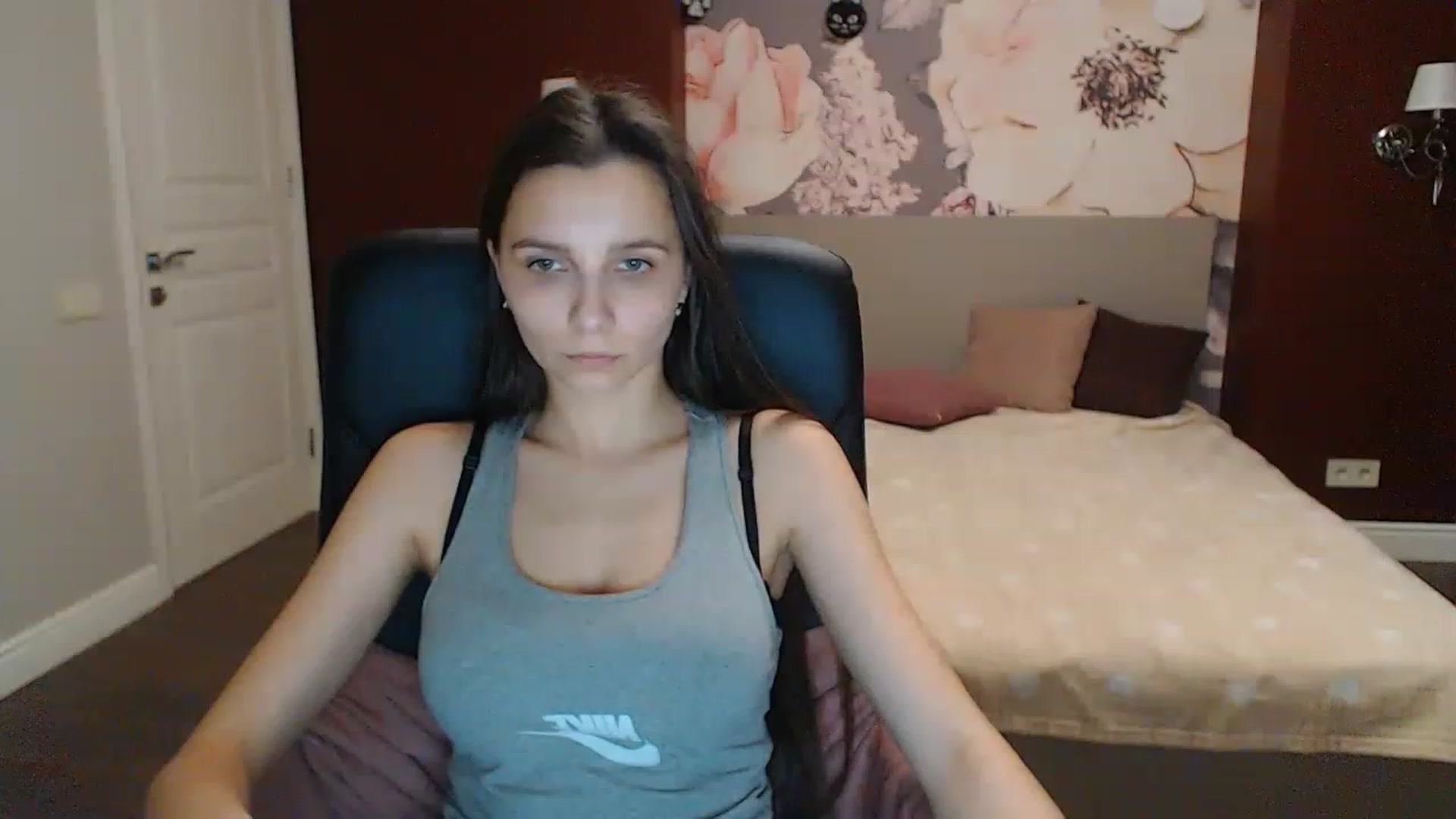 Gallery image thumbnail from Karina_Mils's myfreecams stream on, 02/25/2023, 18:06 image 14 of 20