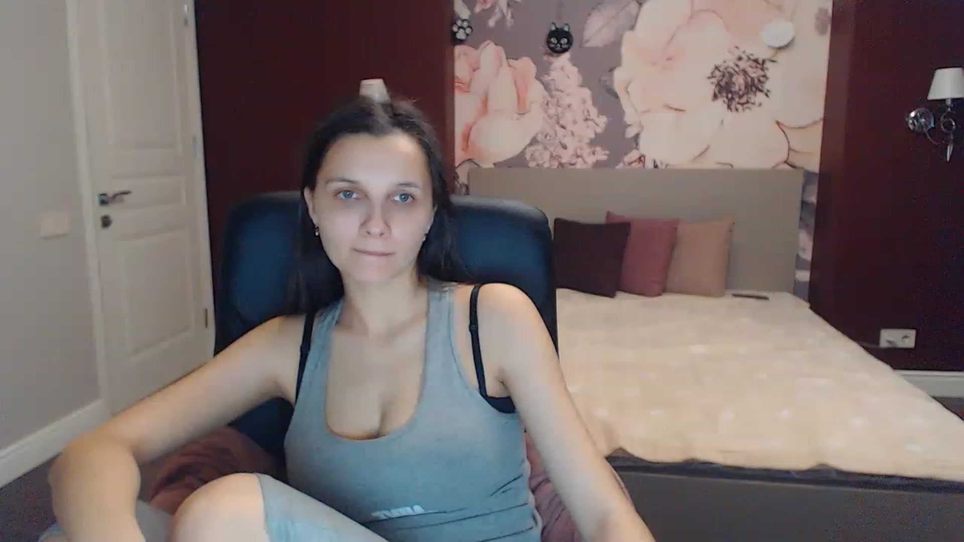Gallery image thumbnail from Karina_Mils's myfreecams stream on, 02/26/2023, 14:59 image 12 of 20