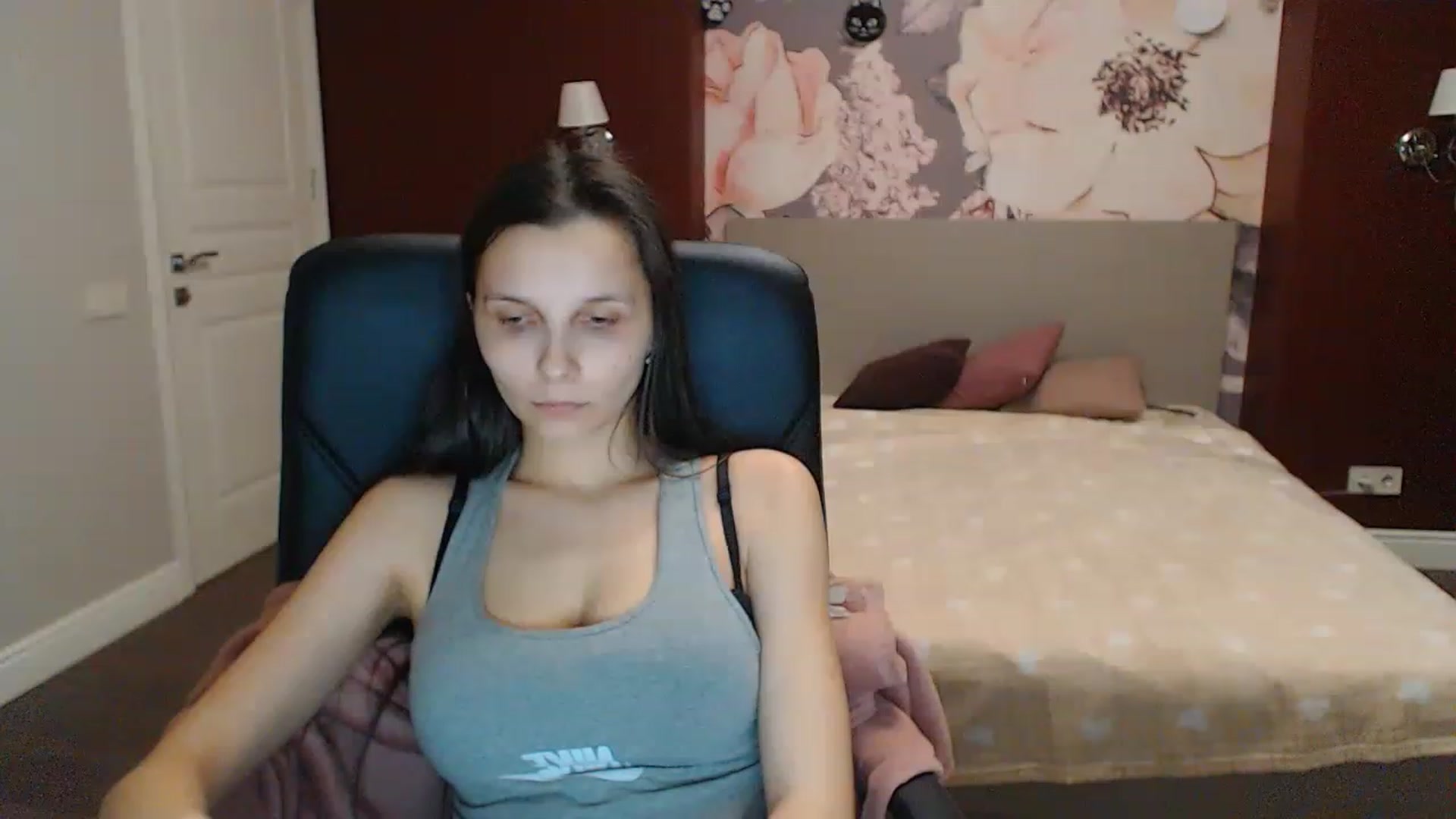 Gallery image thumbnail from Karina_Mils's myfreecams stream on, 02/26/2023, 17:41 image 8 of 20