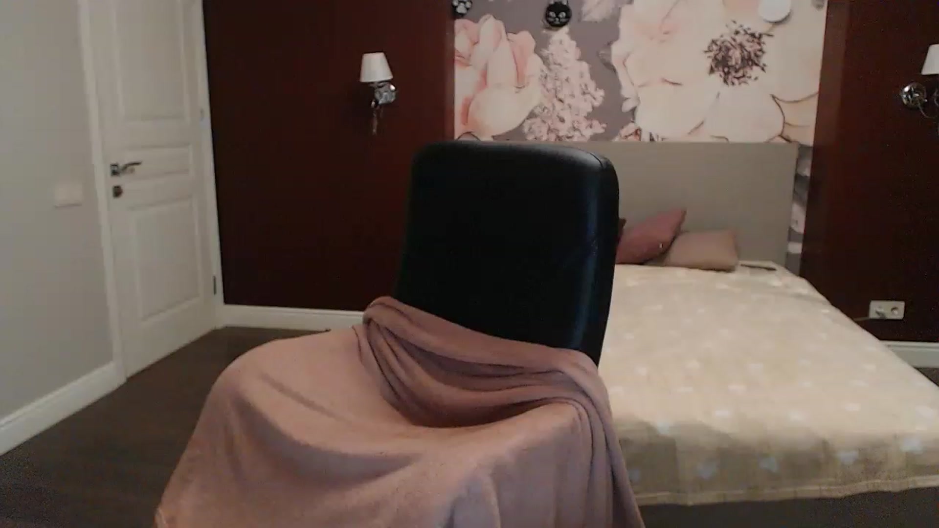 Gallery image thumbnail from Karina_Mils's myfreecams stream on, 02/26/2023, 17:41 image 15 of 20