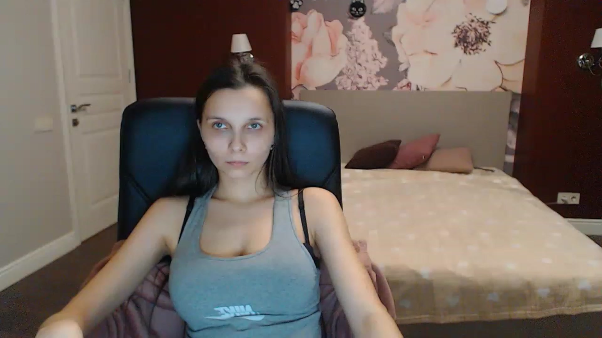 Gallery image thumbnail from Karina_Mils's myfreecams stream on, 02/26/2023, 17:41 image 9 of 20