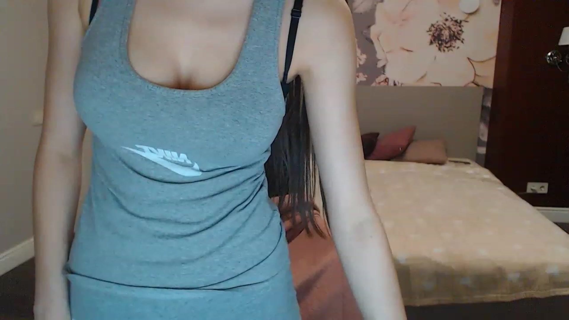Gallery image thumbnail from Karina_Mils's myfreecams stream on, 02/26/2023, 17:41 image 14 of 20
