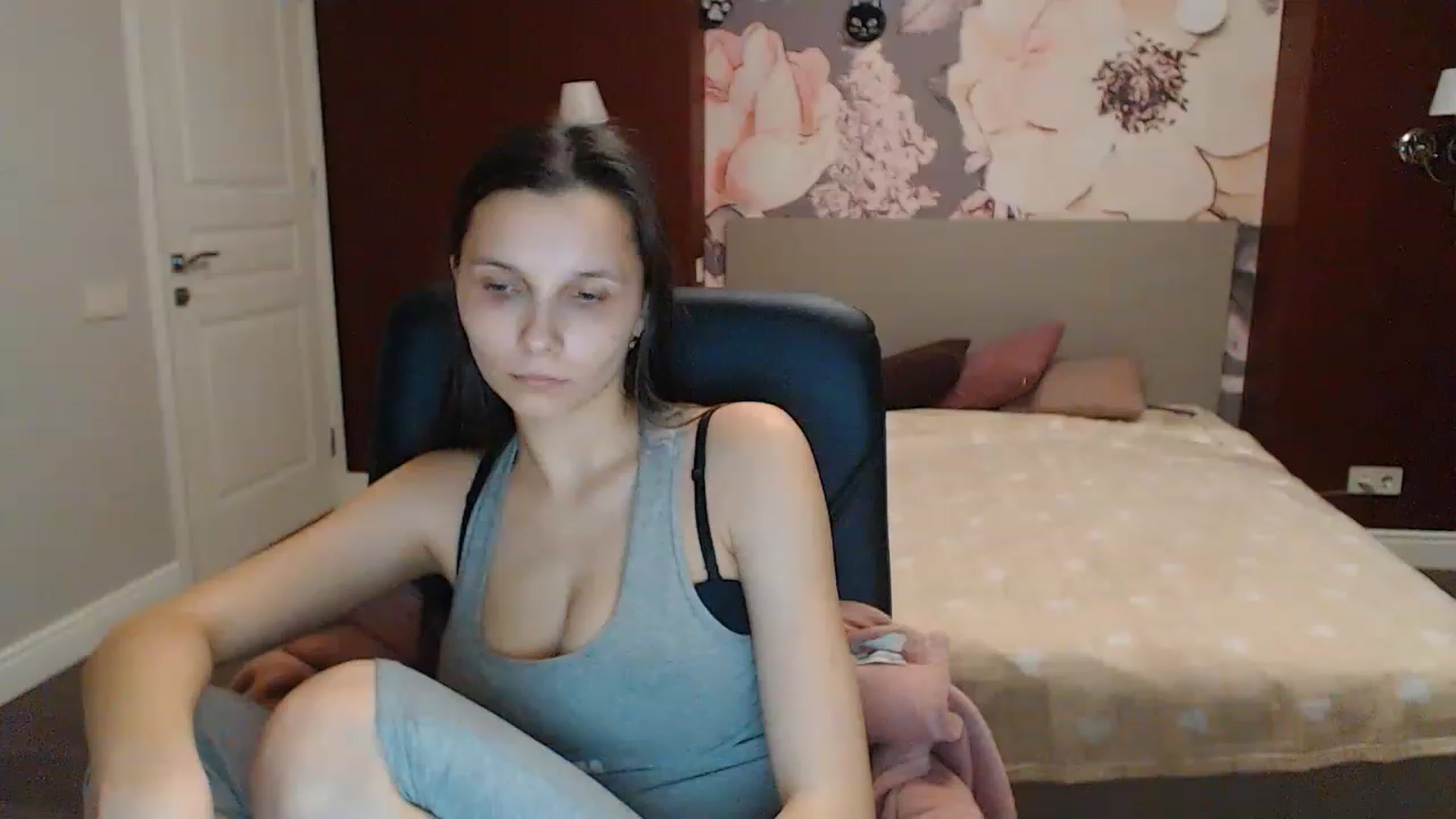 Gallery image thumbnail from Karina_Mils's myfreecams stream on, 02/26/2023, 17:41 image 4 of 20