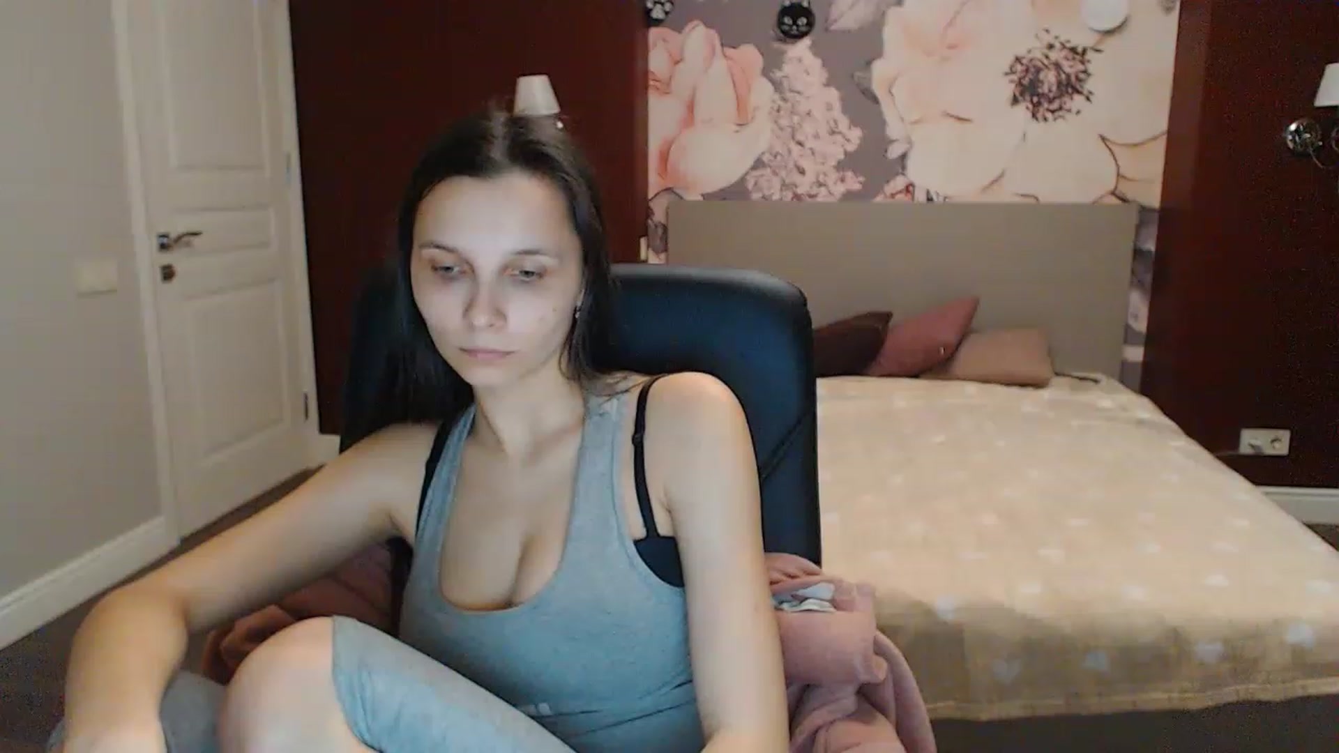 Gallery image thumbnail from Karina_Mils's myfreecams stream on, 02/26/2023, 17:41 image 5 of 20