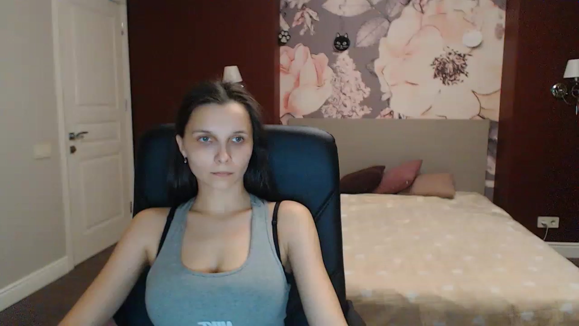Gallery image thumbnail from Karina_Mils's myfreecams stream on, 02/26/2023, 19:33 image 19 of 20