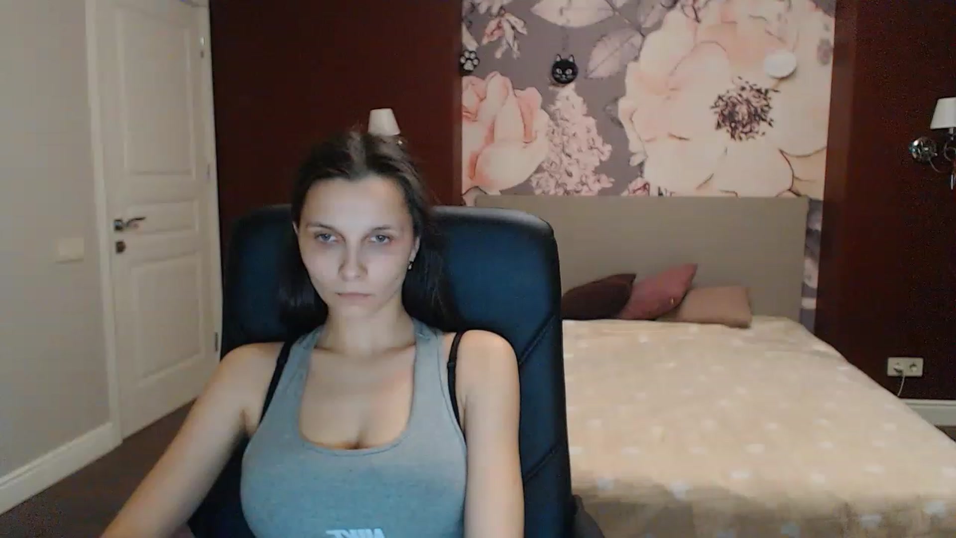 Gallery image thumbnail from Karina_Mils's myfreecams stream on, 02/26/2023, 19:33 image 15 of 20