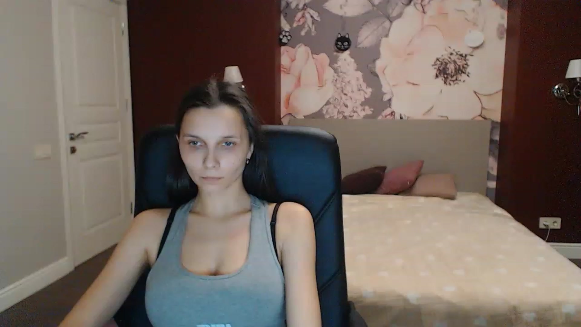 Gallery image thumbnail from Karina_Mils's myfreecams stream on, 02/26/2023, 19:33 image 18 of 20