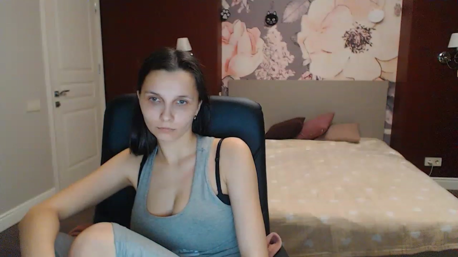 Gallery image thumbnail from Karina_Mils's myfreecams stream on, 02/26/2023, 19:33 image 2 of 20