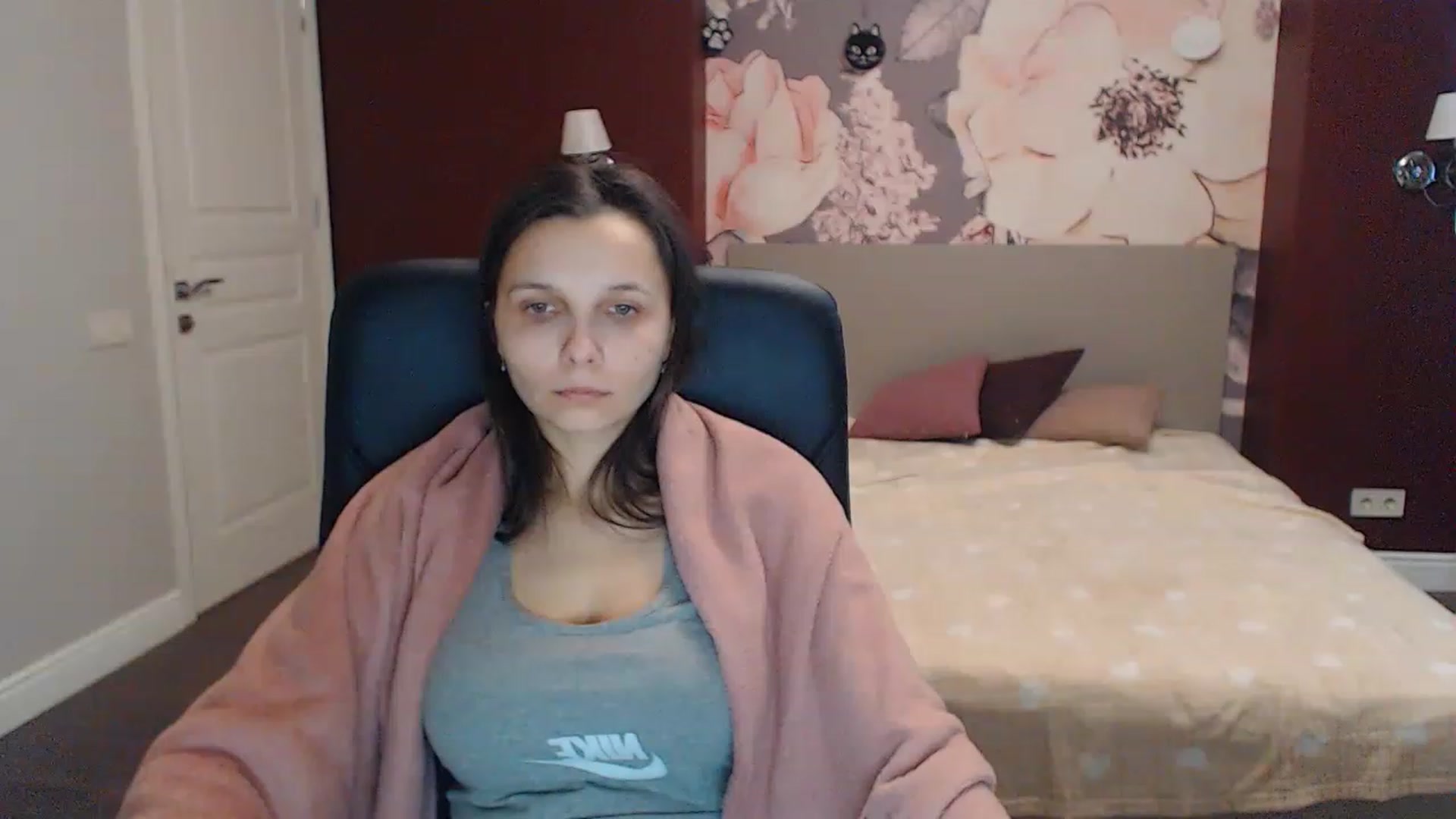 Gallery image thumbnail from Karina_Mils's myfreecams stream on, 02/27/2023, 07:49 image 14 of 20