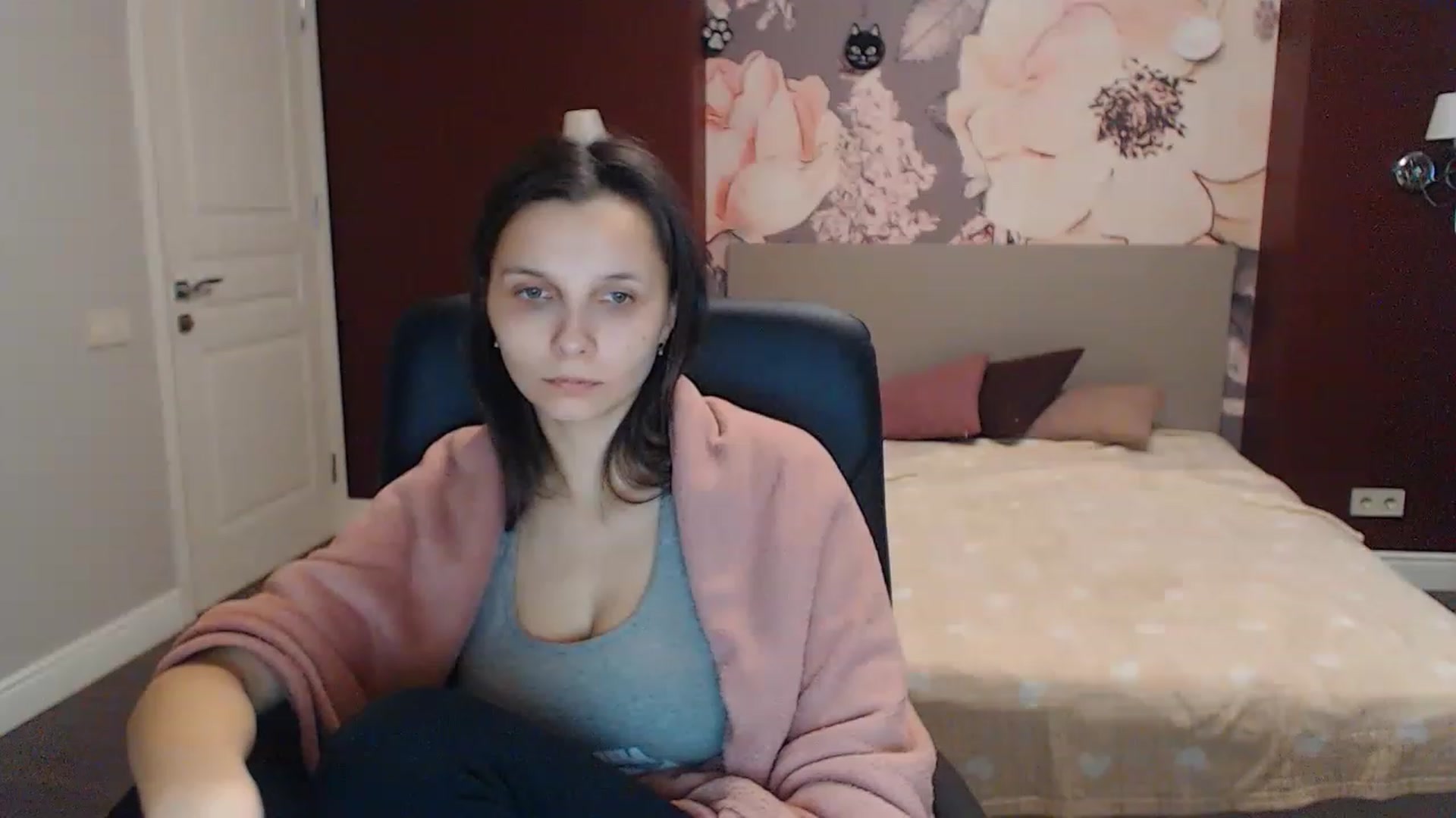 Gallery image thumbnail from Karina_Mils's myfreecams stream on, 02/27/2023, 07:49 image 4 of 20